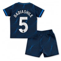 Chelsea Benoit Badiashile #5 Bortedraktsett Barn 2023-24 Kortermet (+ Korte bukser)